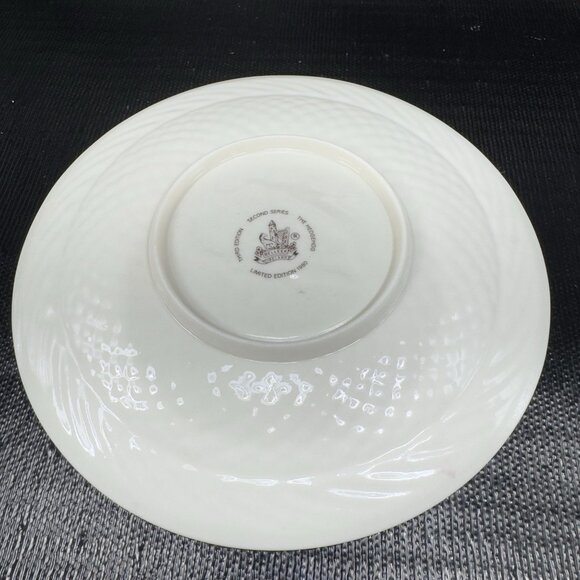 Belleek Christmas 9inch Plate Dish Fine Porcelain 1980 The Hedgehog Ireland VTG - Picture 10 of 11